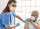 У Німеччині чоловік вакцинувався від коронавірусу 217 разів: що відомо про наслідки